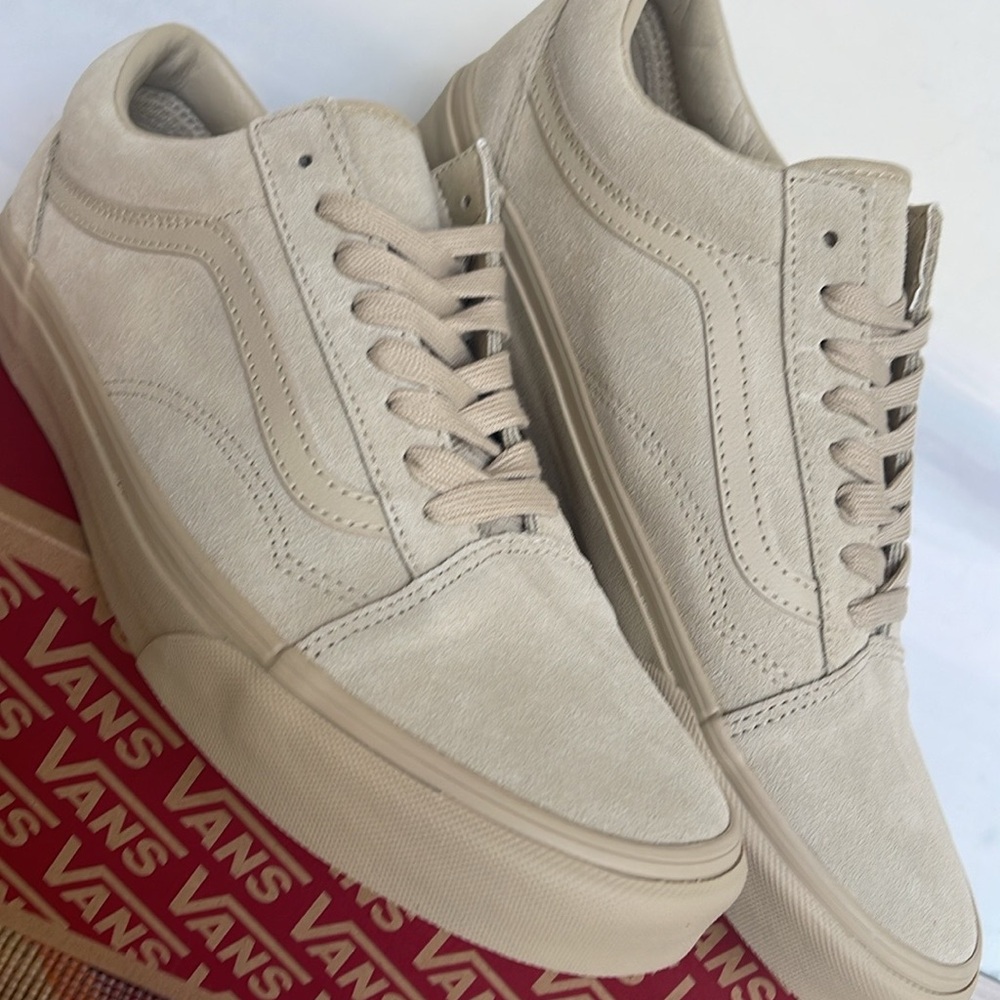 Vans • WMNS Old Skool Mono Suede Tan
VN000CPSTAN
Sneakers - Picture 13 of 16